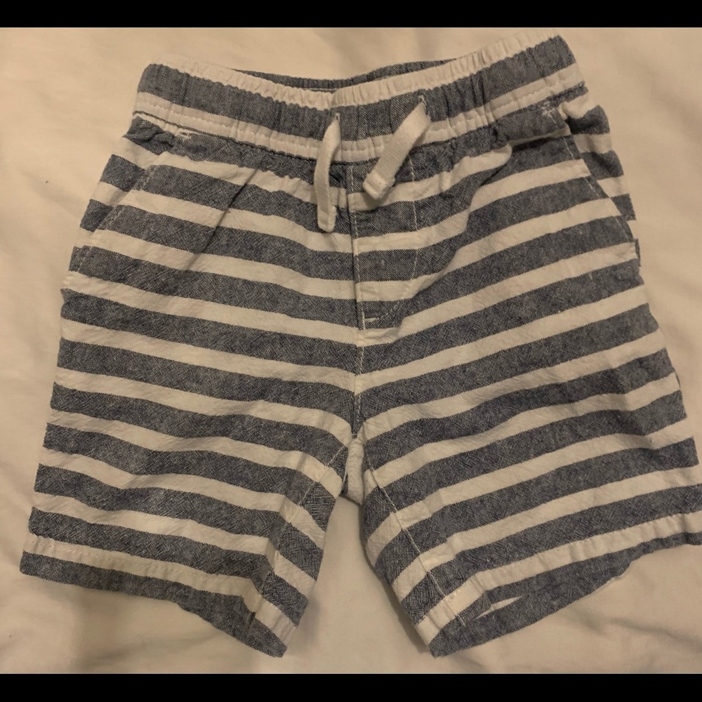 Boys size 3 Gap shorts
